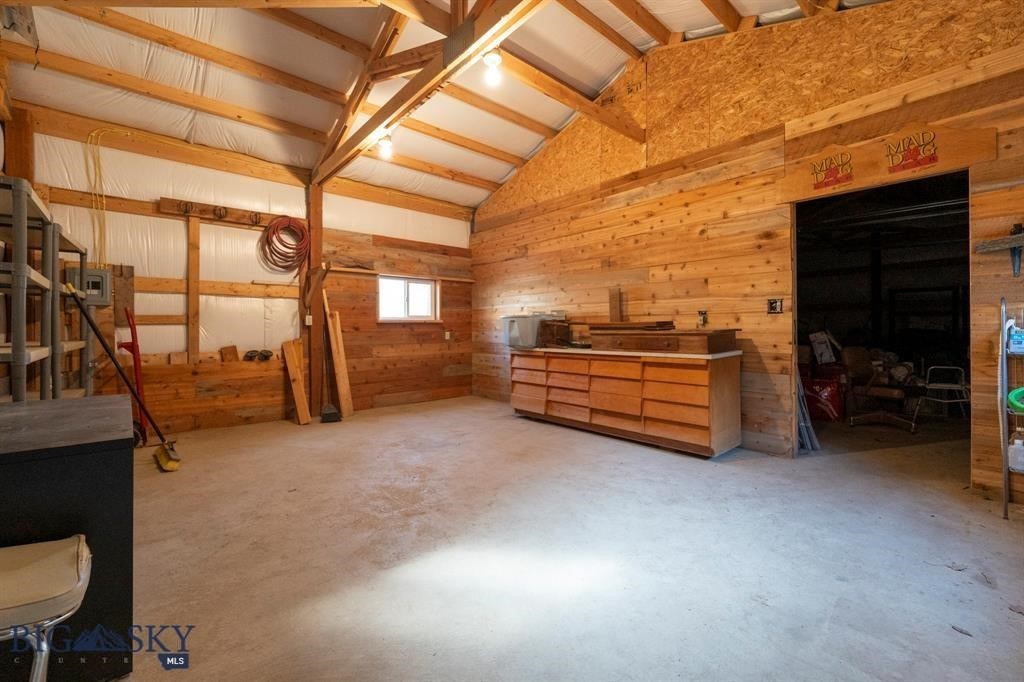 5042 US Highway 89 S, Livingston MT 59047