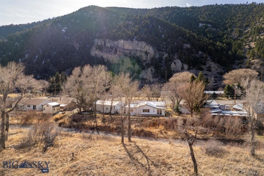 5042 US Highway 89 S, Livingston MT 59047