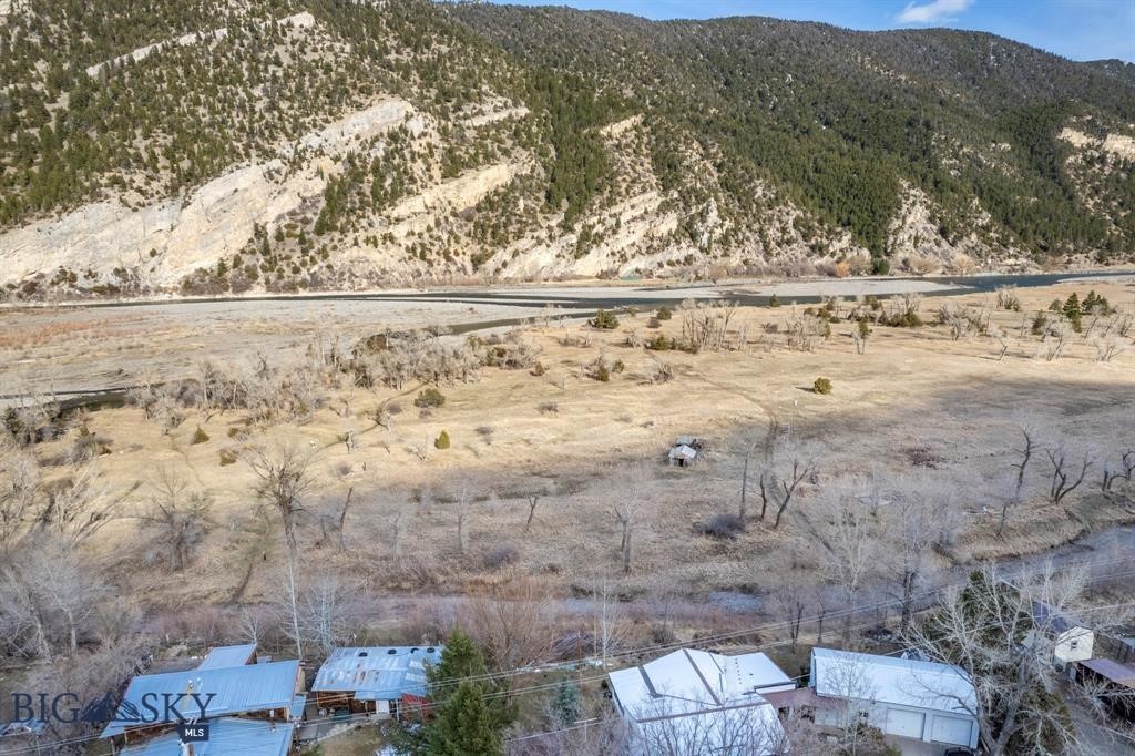 5042 US Highway 89 S, Livingston MT 59047