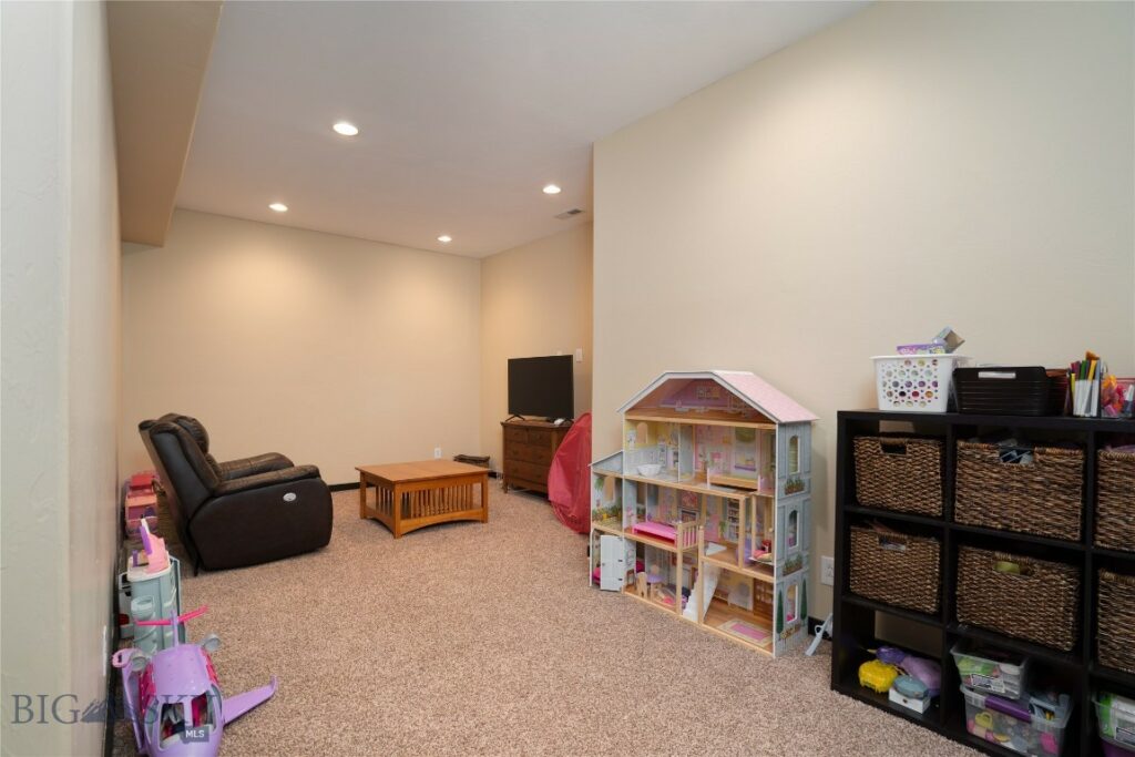 508 Coral Drive, Belgrade MT 59714