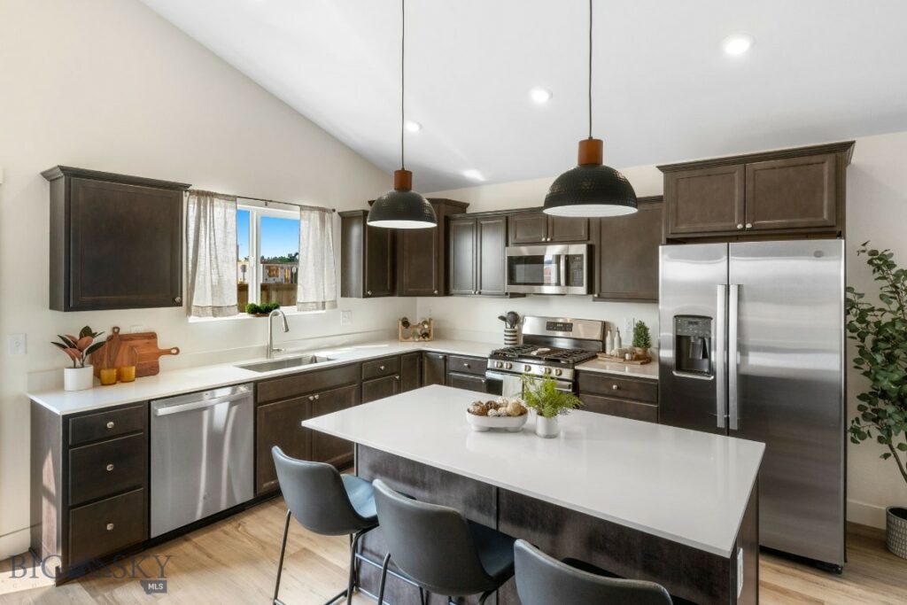 511 Reflector Road, Belgrade MT 59714