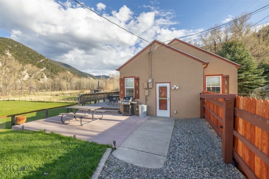 5116 US Highway 89 South S, Livingston MT 59047