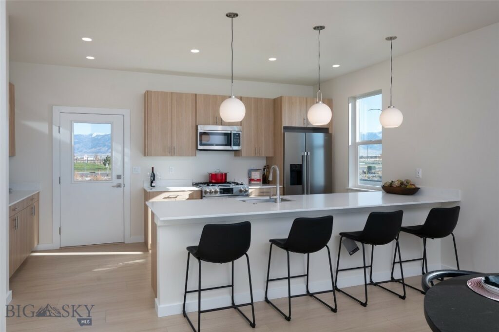 513 Companion Way, Belgrade MT 59714