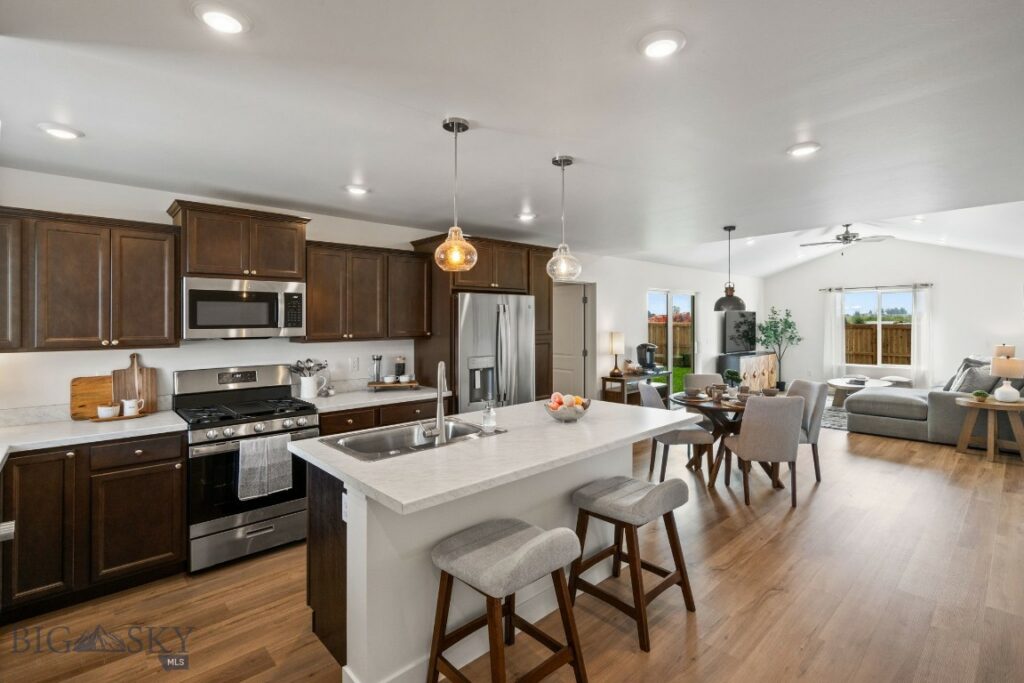 515 Reflector Rd, Belgrade MT 59714