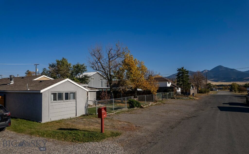 516 N L Street, Livingston MT 59047