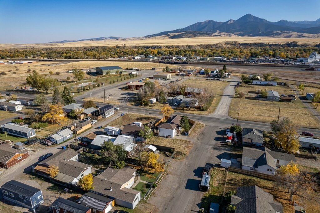 516 N L Street, Livingston MT 59047