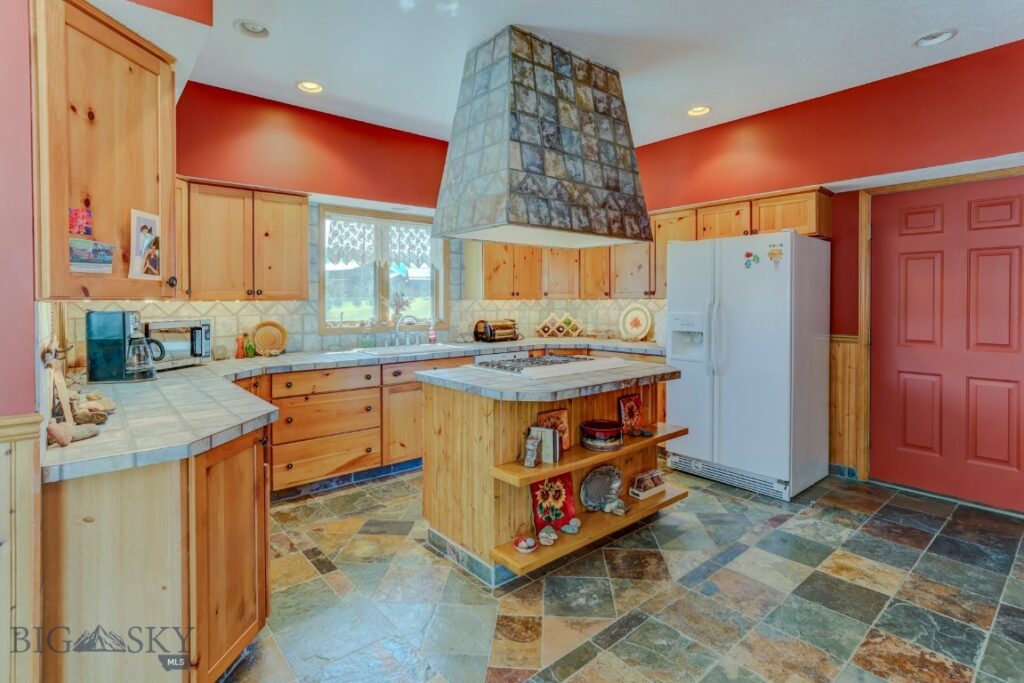 52 Eastep Lane, Livingston MT 59047