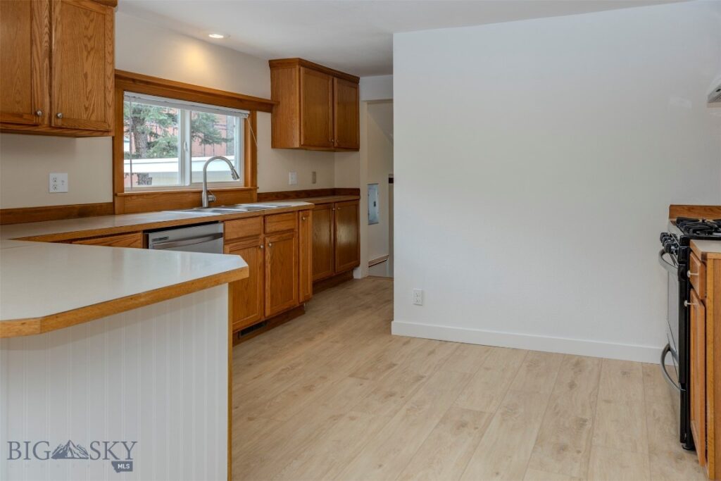 520 S 8th Street, Livingston MT 59047