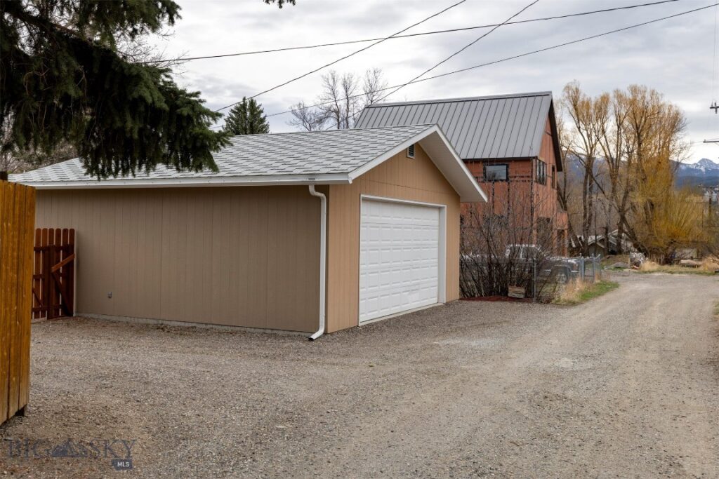 520 S 8th Street, Livingston MT 59047