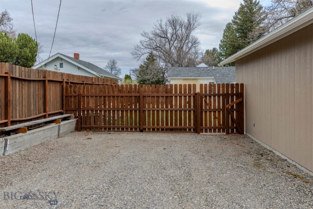 520 S 8th Street, Livingston MT 59047