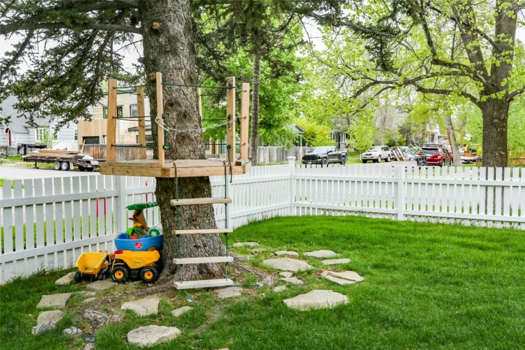 523 W Lewis, Livingston MT 59047