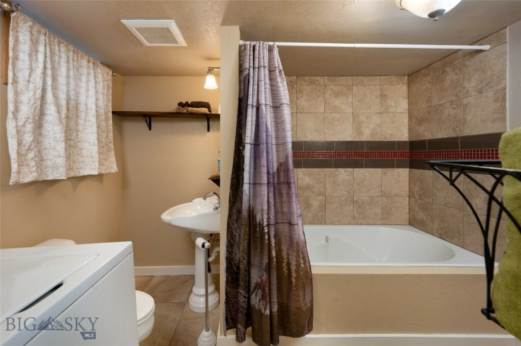 527 N 8th Street, Livingston MT 59047