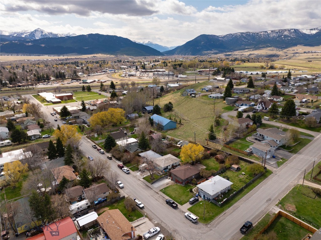 527 N 8th Street, Livingston MT 59047