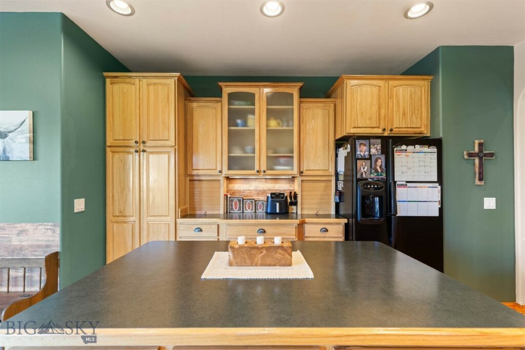 53 Walking Horse Way, Belgrade MT 59714