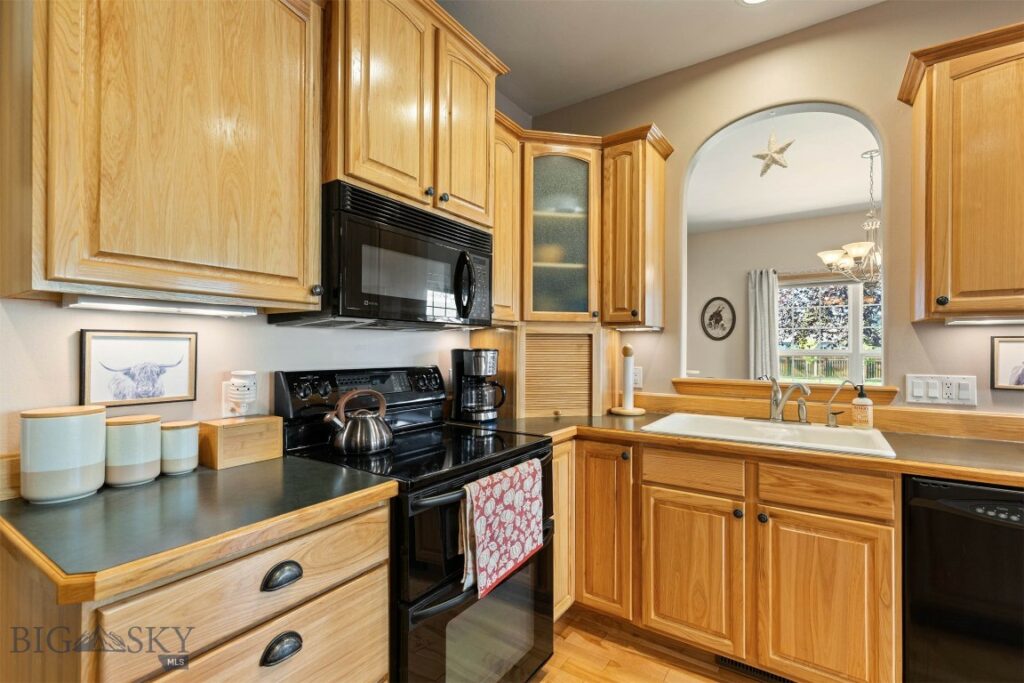 53 Walking Horse Way, Belgrade MT 59714
