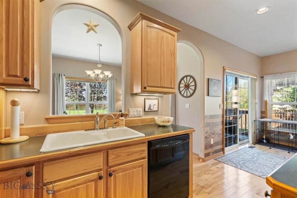 53 Walking Horse Way, Belgrade MT 59714