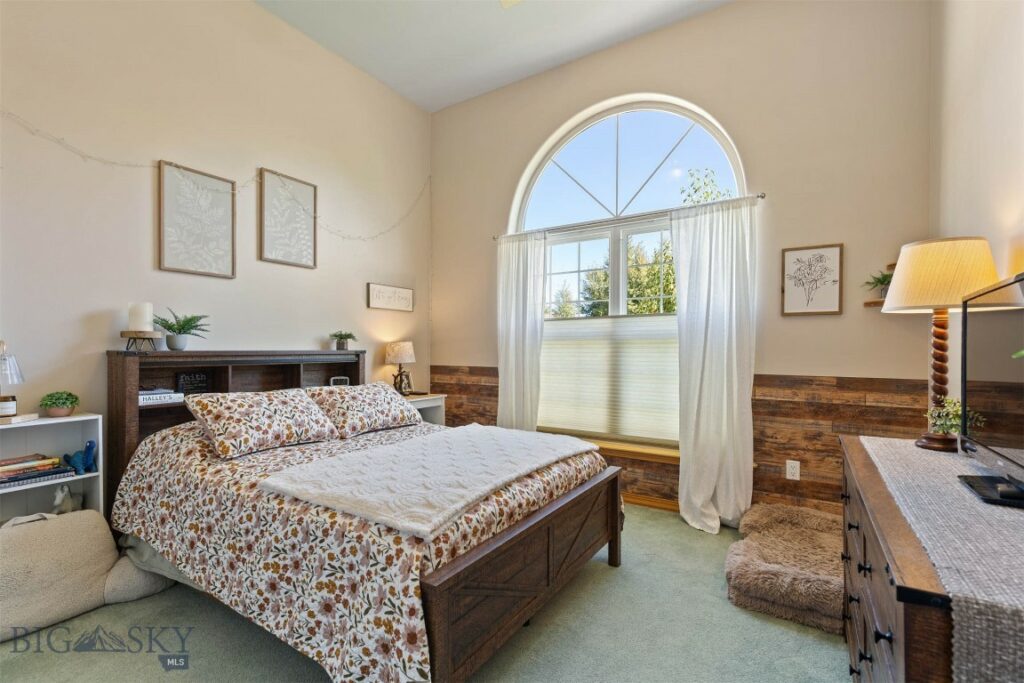 53 Walking Horse Way, Belgrade MT 59714