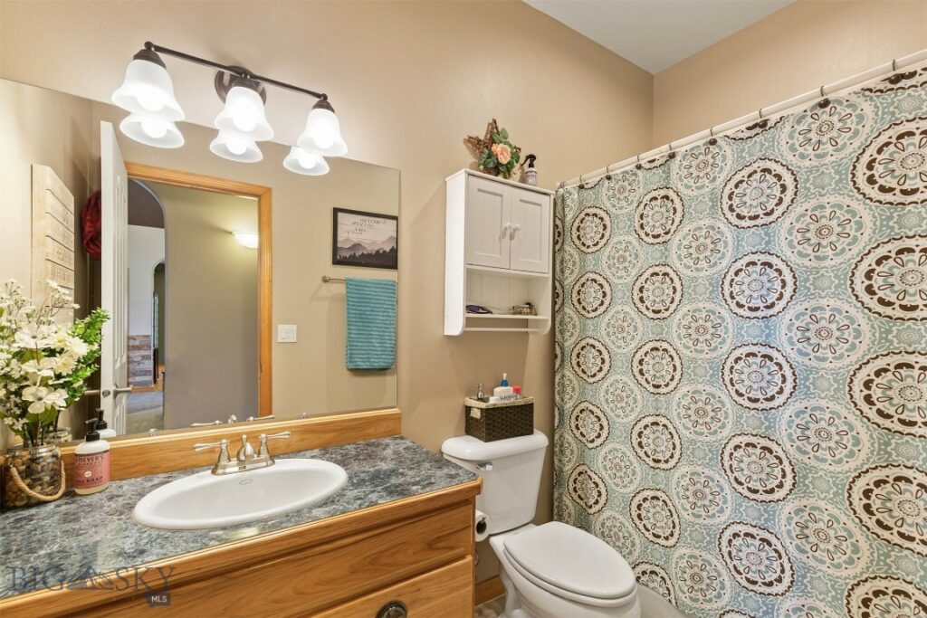 53 Walking Horse Way, Belgrade MT 59714