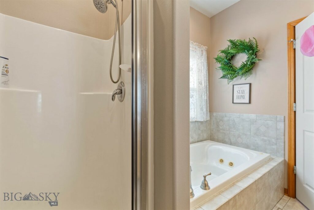 53 Walking Horse Way, Belgrade MT 59714