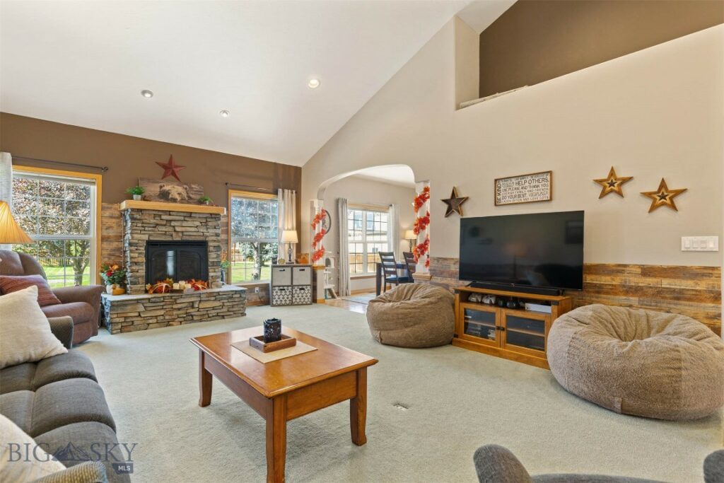 53 Walking Horse Way, Belgrade MT 59714