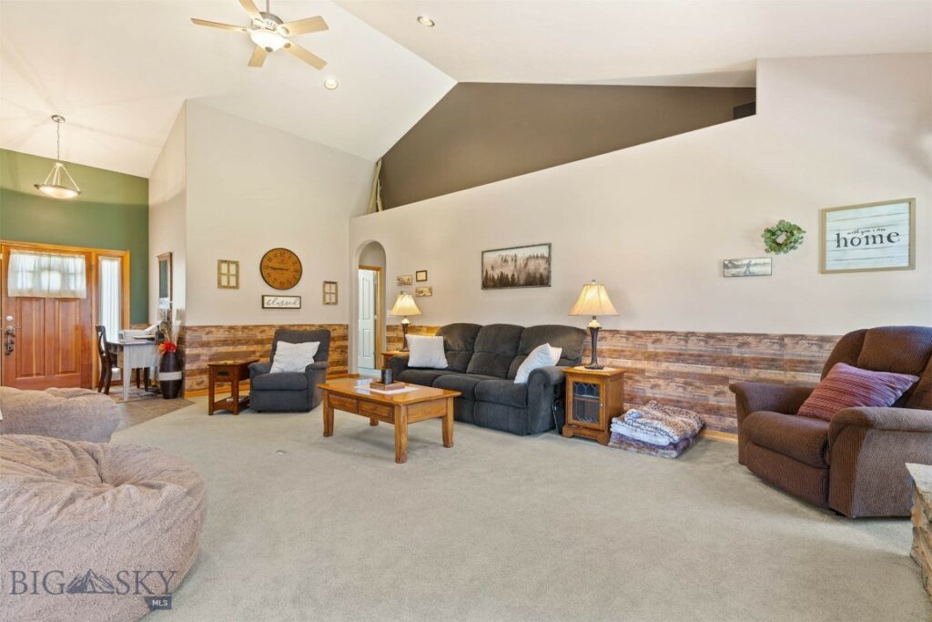 53 Walking Horse Way, Belgrade MT 59714