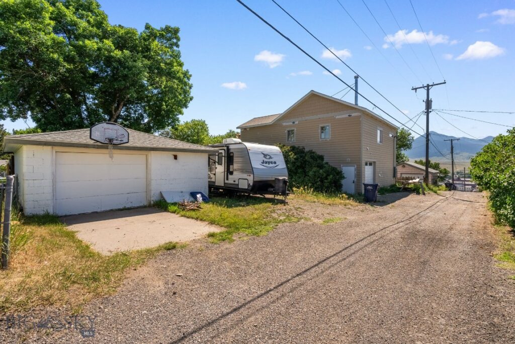 531 N Main Street, Livingston MT 59047