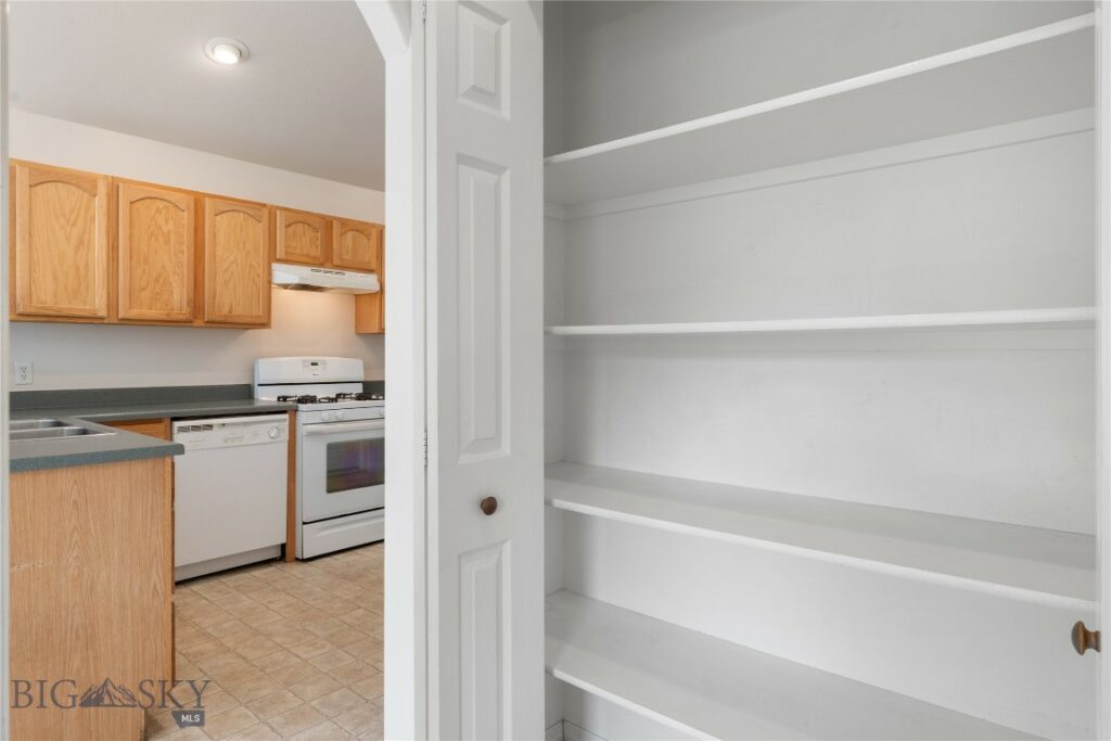 550 Green Tree, Belgrade MT 59714