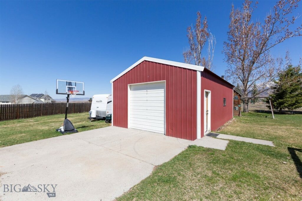 5505 Foster Lane, Belgrade MT 59714