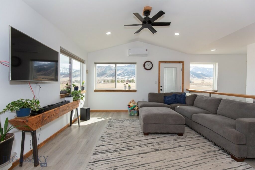 5546 Foster Lane, Belgrade MT 59714