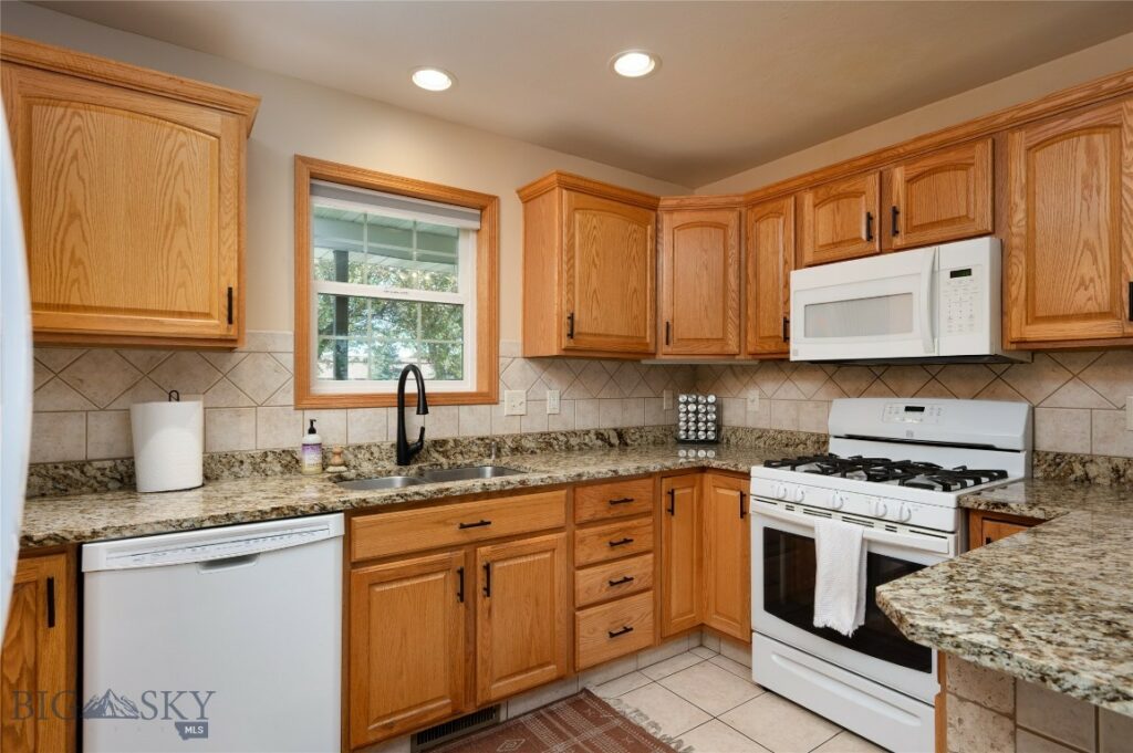 56 Green Belt Drive, Belgrade MT 59714