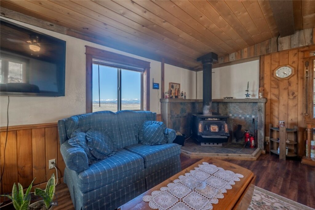 57 Outlaw Hill, Livingston MT 59047