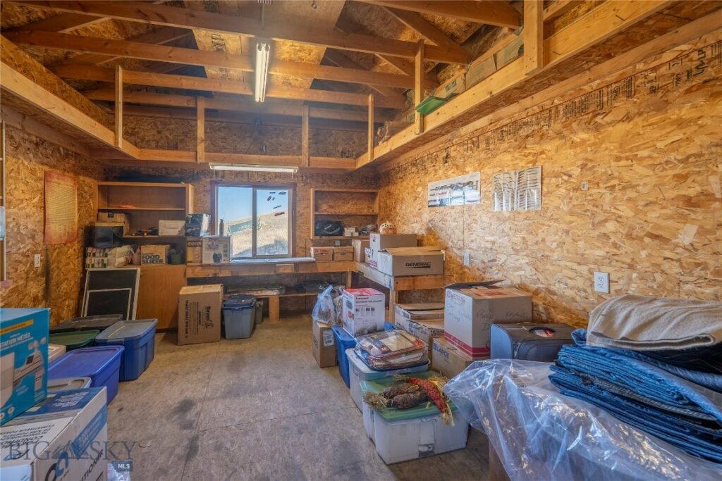 57 Outlaw Hill, Livingston MT 59047