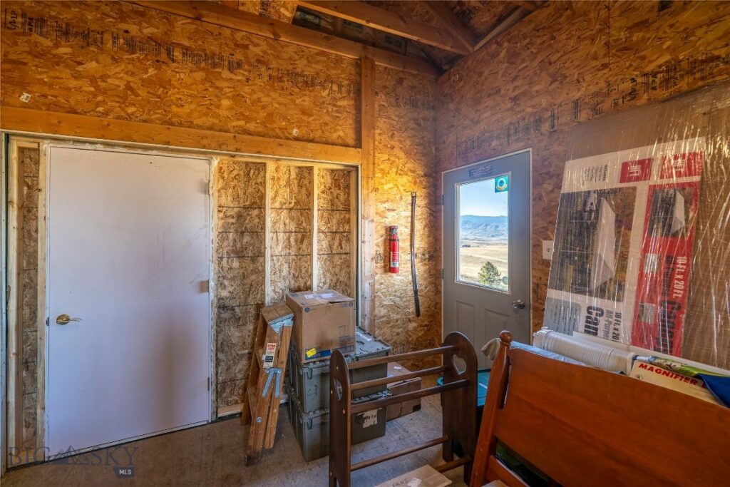 57 Outlaw Hill, Livingston MT 59047