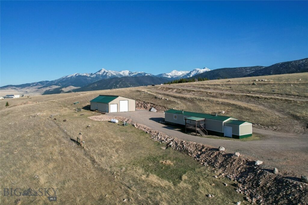 57 Outlaw Hill, Livingston MT 59047
