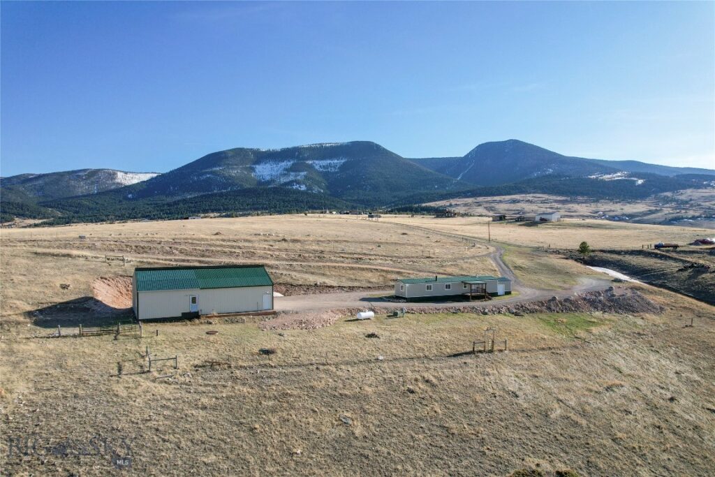 57 Outlaw Hill, Livingston MT 59047