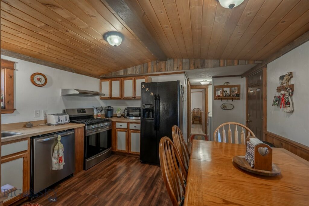 57 Outlaw Hill, Livingston MT 59047