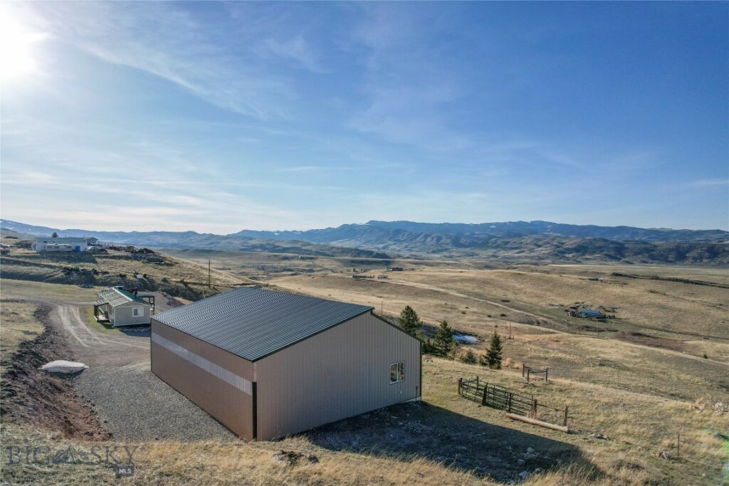 57 Outlaw Hill, Livingston MT 59047