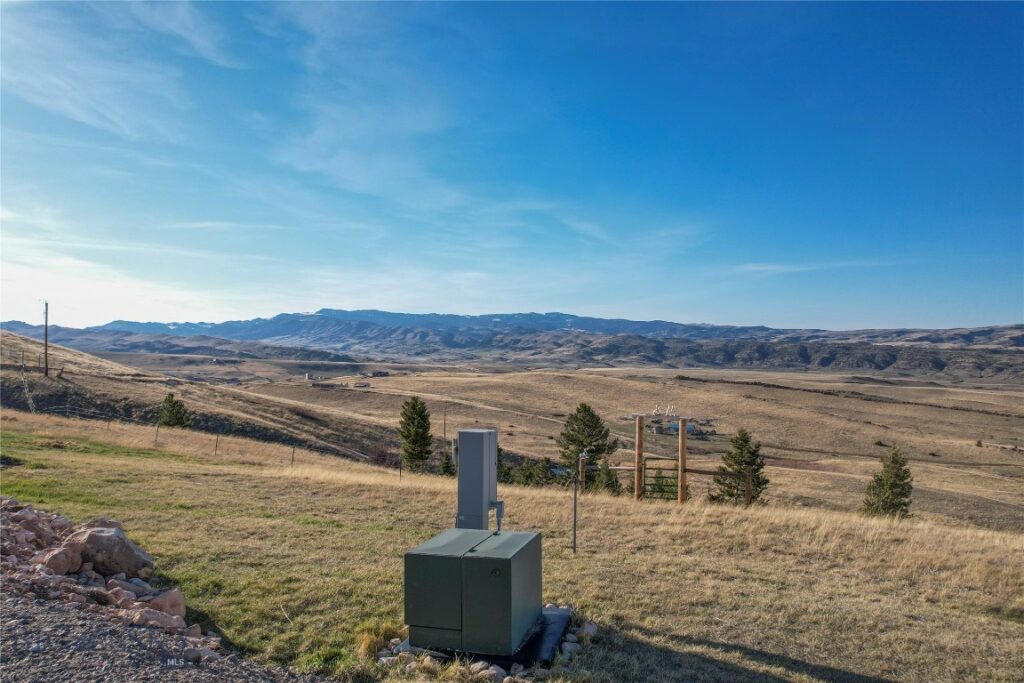 57 Outlaw Hill, Livingston MT 59047