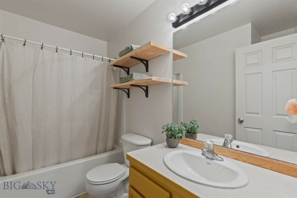 577 W Shore Drive, Belgrade MT 59714