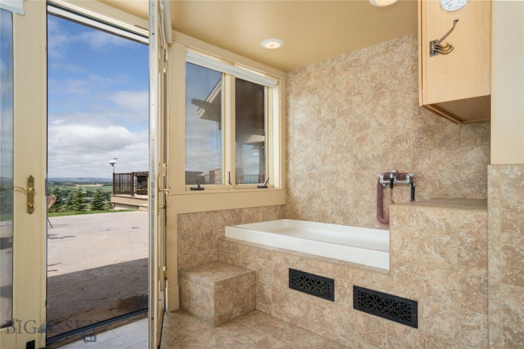 585 Wildrose Lane, Bozeman MT 59715