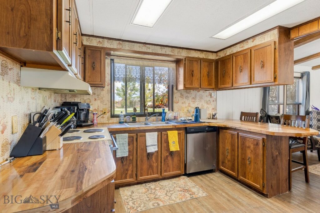 585 Warner, Belgrade MT 59714