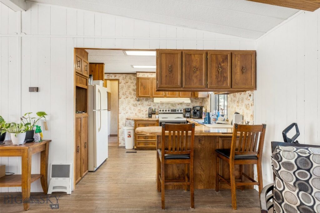 585 Warner, Belgrade MT 59714