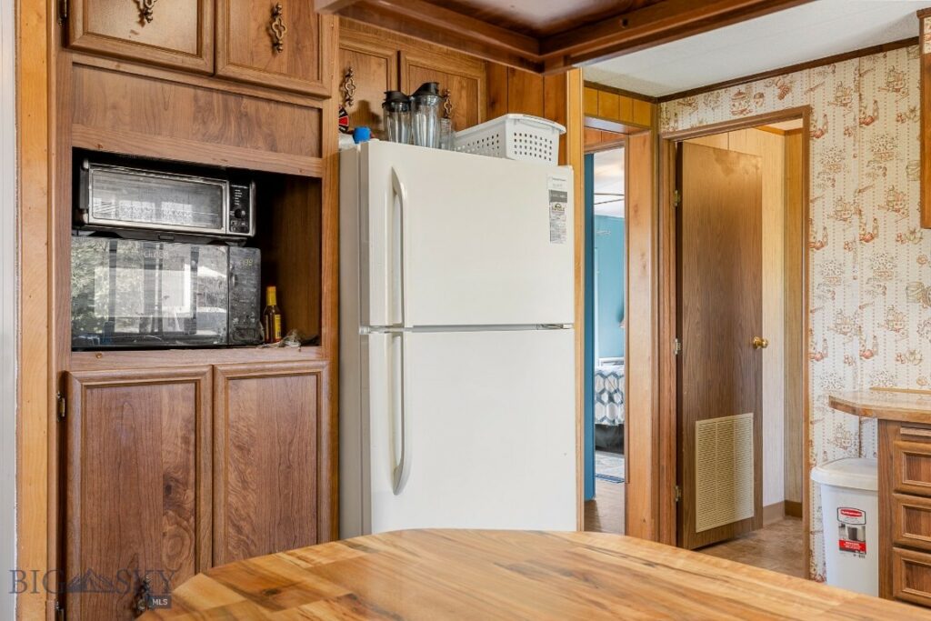 585 Warner, Belgrade MT 59714