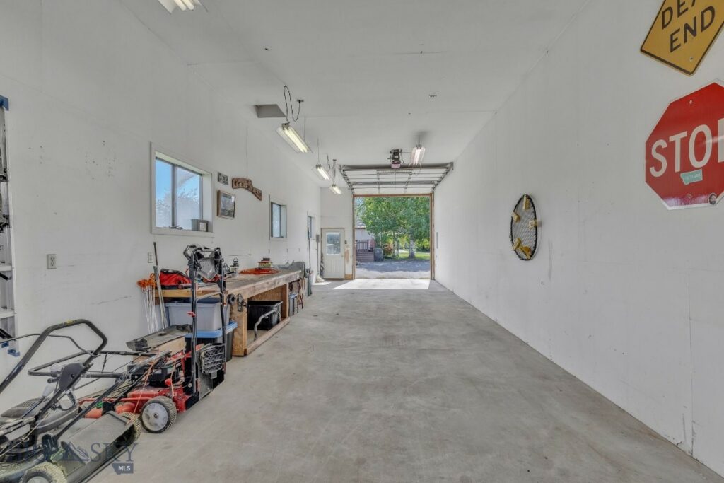 585 Warner, Belgrade MT 59714