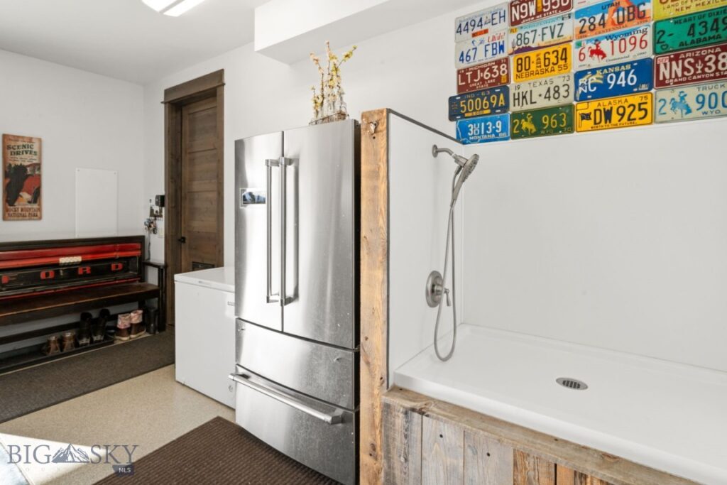 589 Tillyfour Road, Bozeman MT 59718