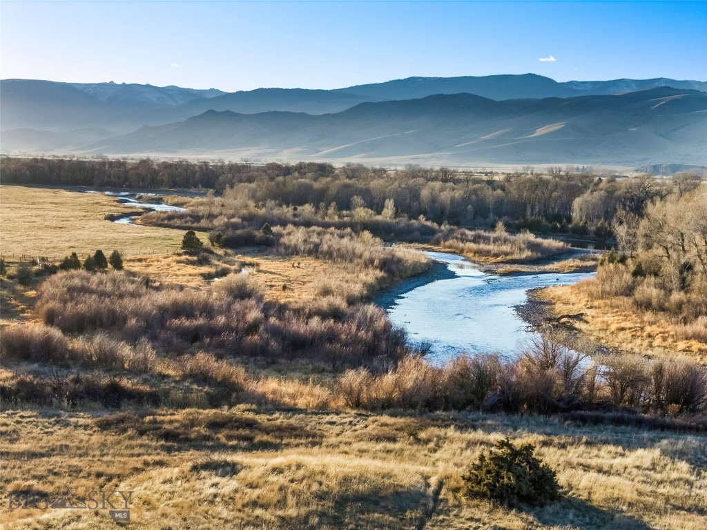 60 Rocky Hollow Trail, Livingston MT 59047
