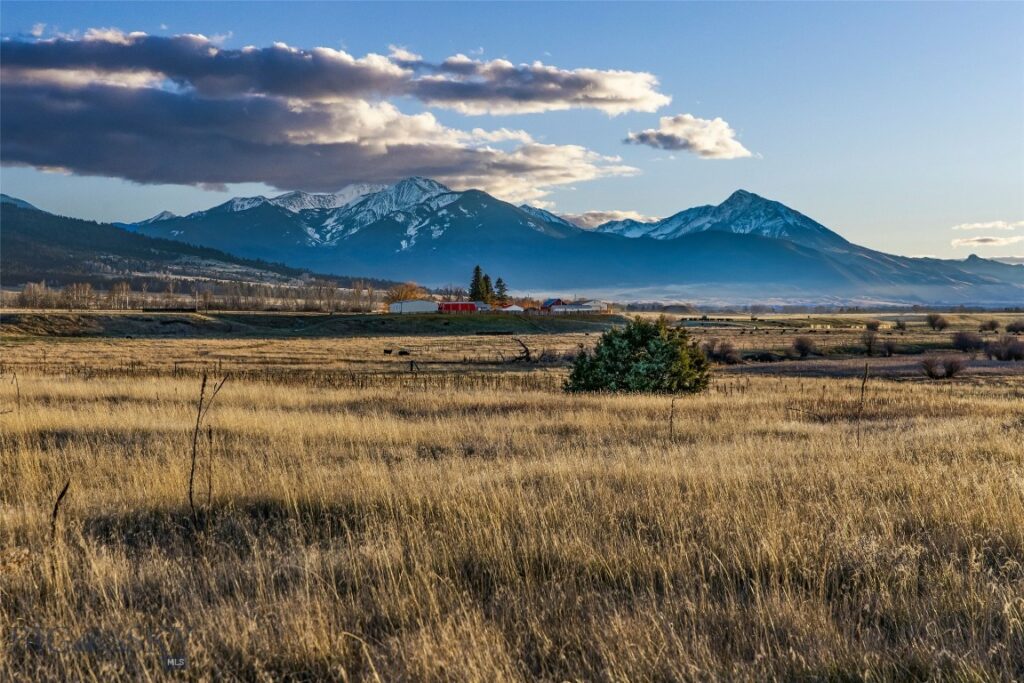 60 Rocky Hollow Trail, Livingston MT 59047