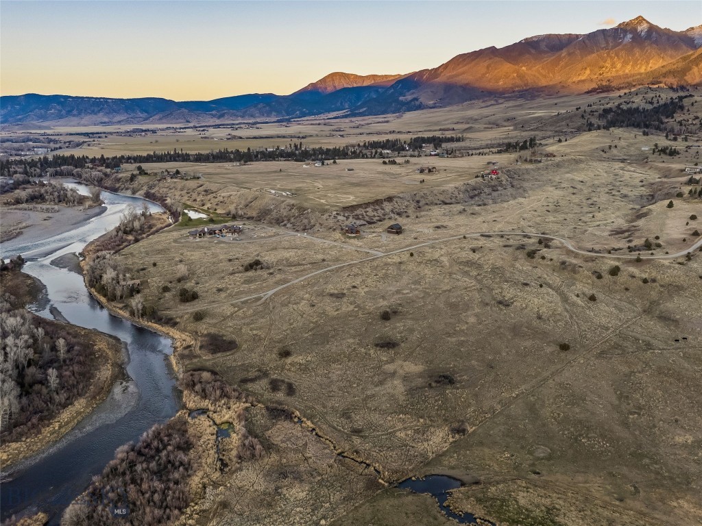 60 Rocky Hollow Trail, Livingston MT 59047
