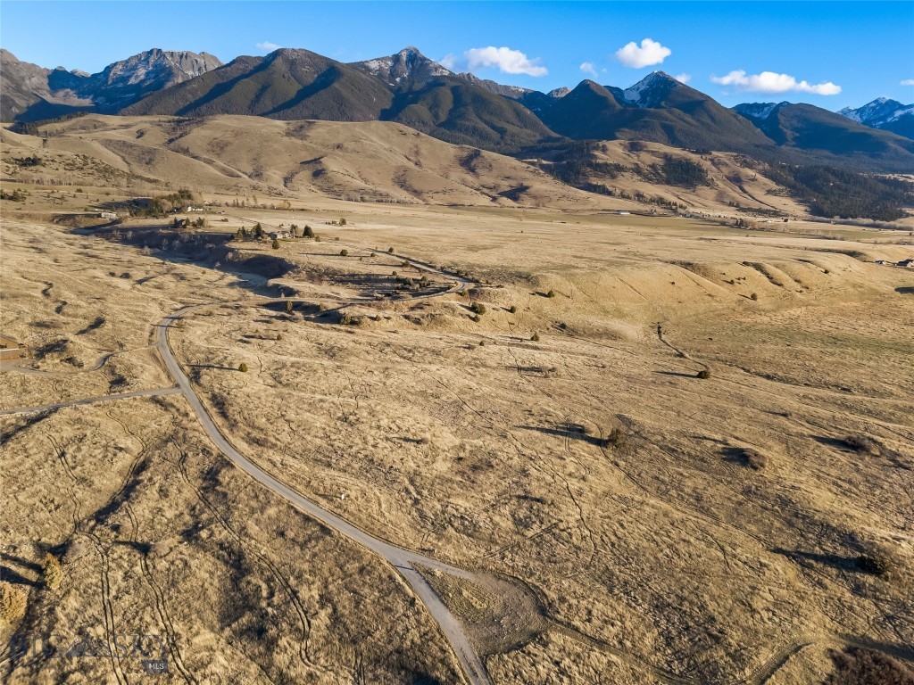 60 Rocky Hollow Trail, Livingston MT 59047