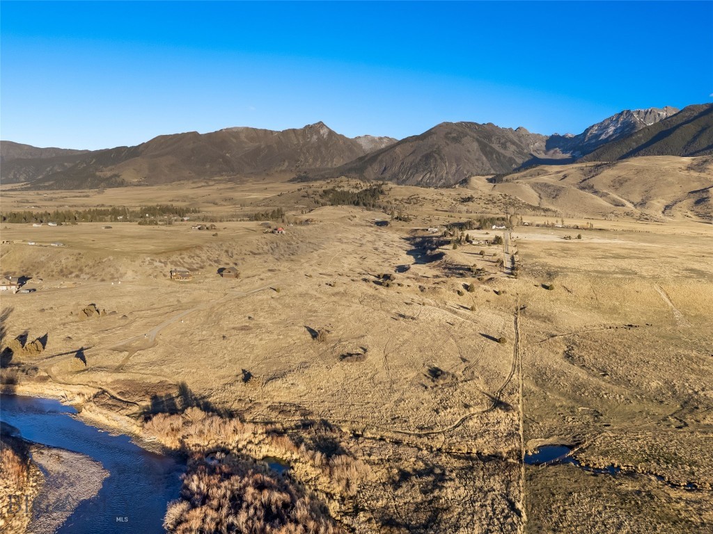 60 Rocky Hollow Trail, Livingston MT 59047